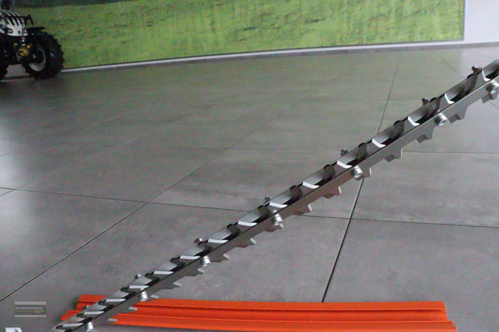 Rasenmäher of the type Stihl HLA 135 o. Akku, Neumaschine in Aurolzmünster (Picture 11)