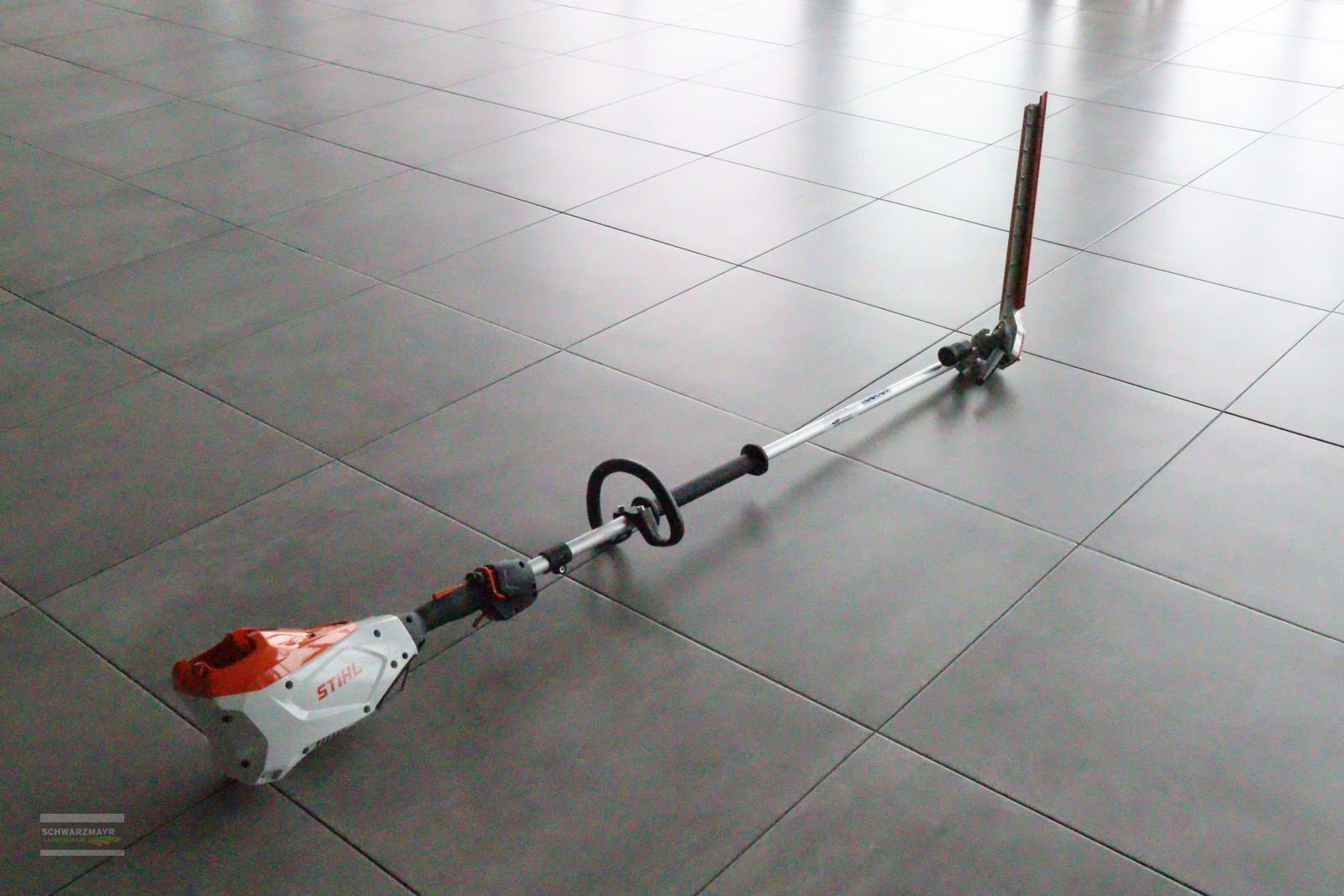 Rasenmäher of the type Stihl HLA 135 o. Akku, Neumaschine in Aurolzmünster (Picture 2)