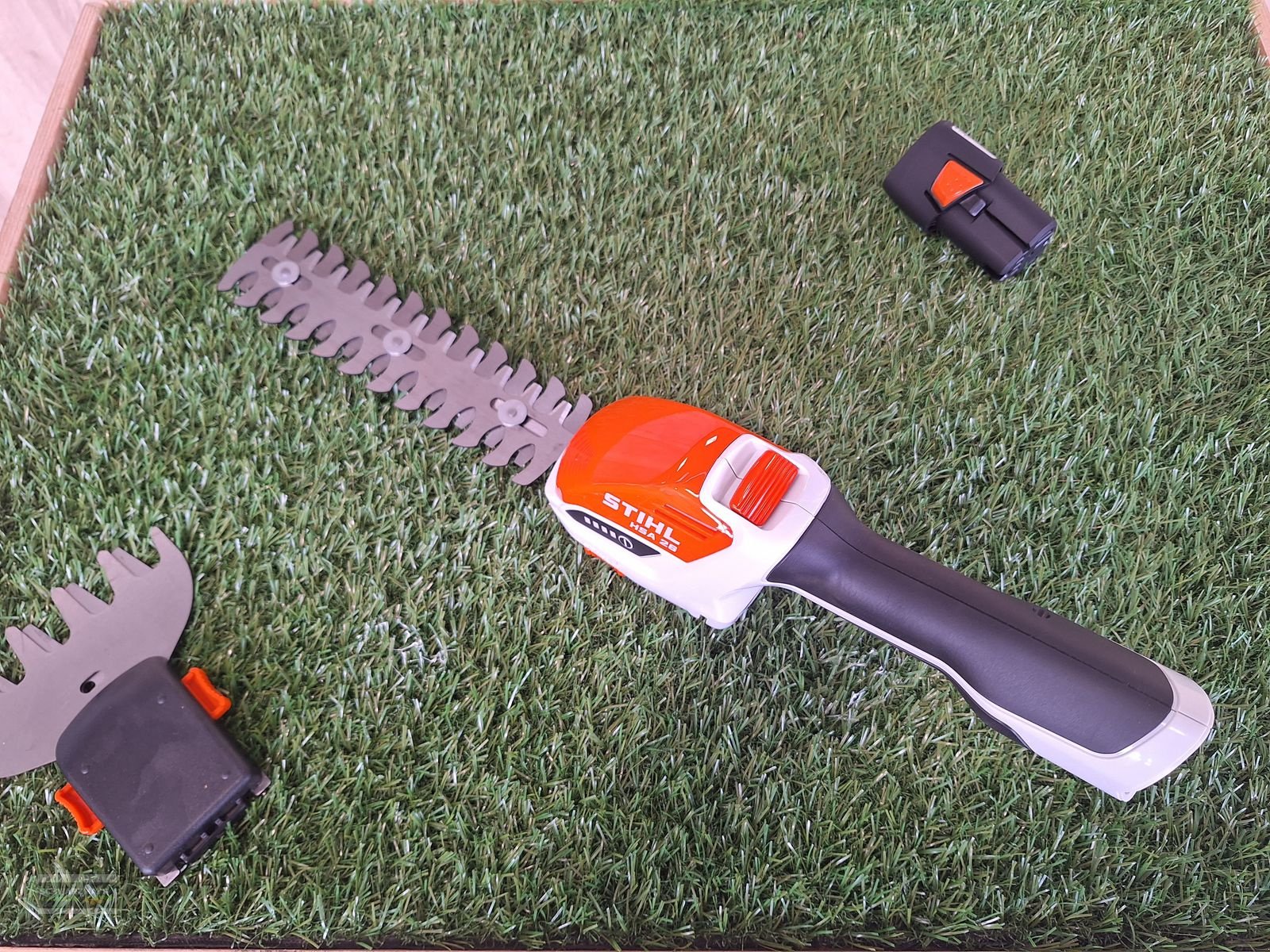 Rasenmäher des Typs Stihl HSA 26, Neumaschine in Gampern (Bild 5)