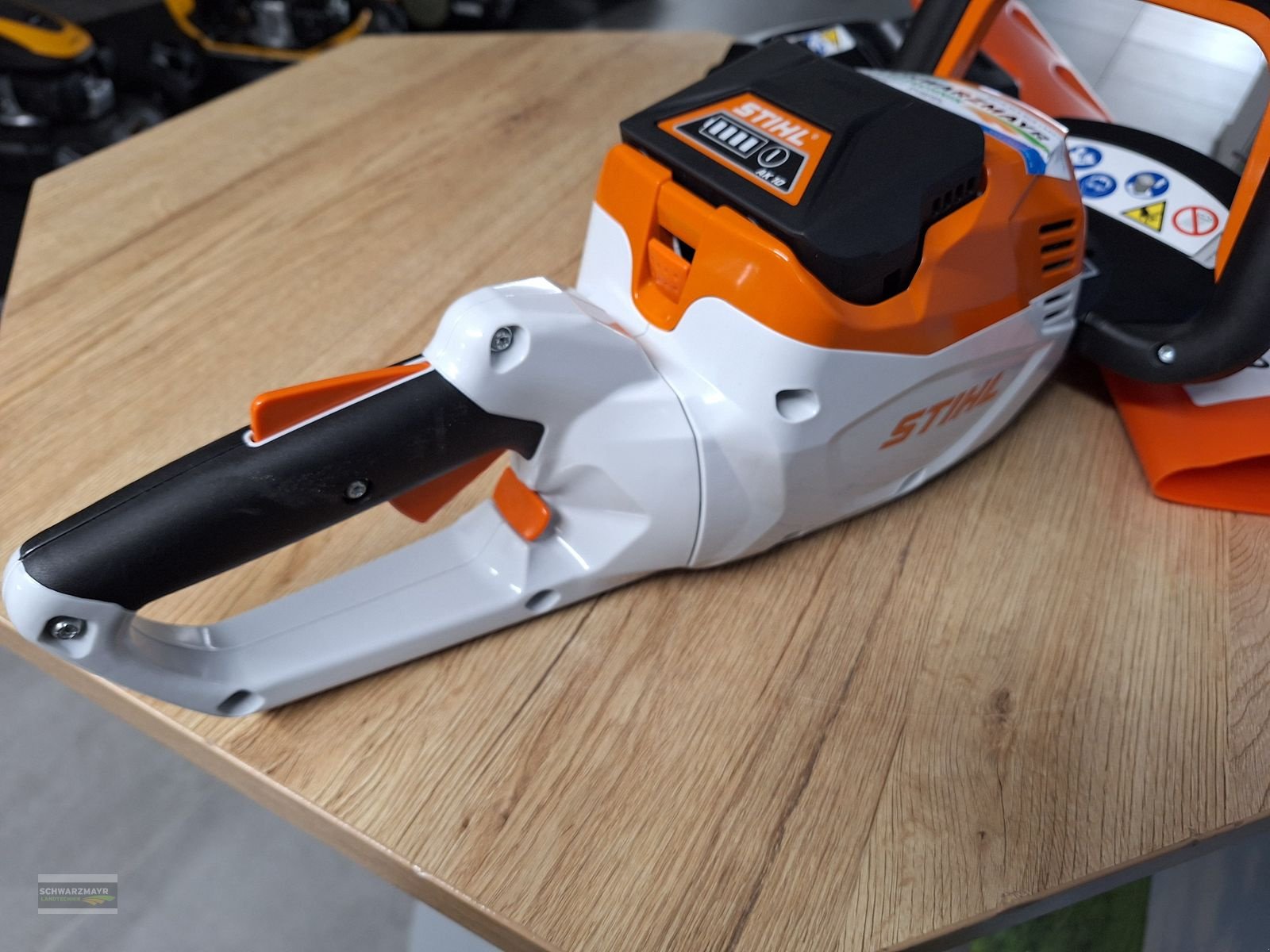 Rasenmäher of the type Stihl HSA 60+AK10+AL101, Neumaschine in Gampern (Picture 7)