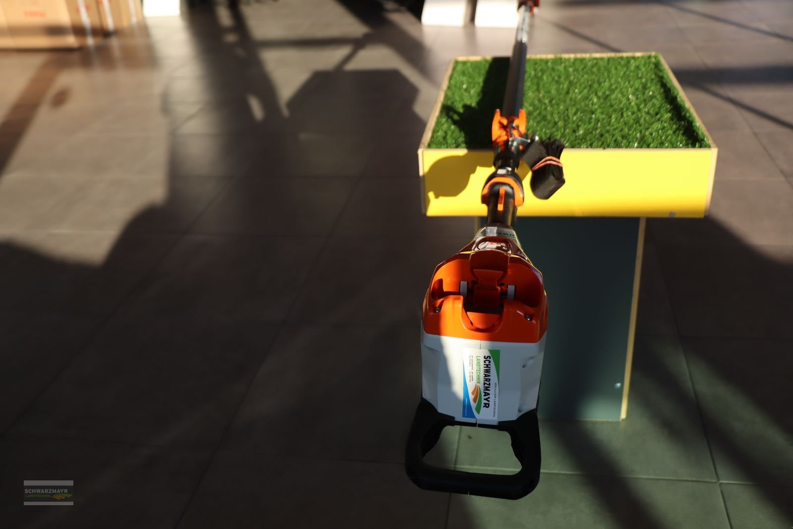 Rasenmäher του τύπου Stihl HTA 135, Neumaschine σε Aurolzmünster (Φωτογραφία 12)