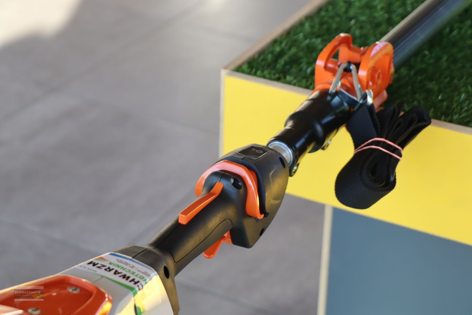 Rasenmäher του τύπου Stihl HTA 135, Neumaschine σε Aurolzmünster (Φωτογραφία 8)