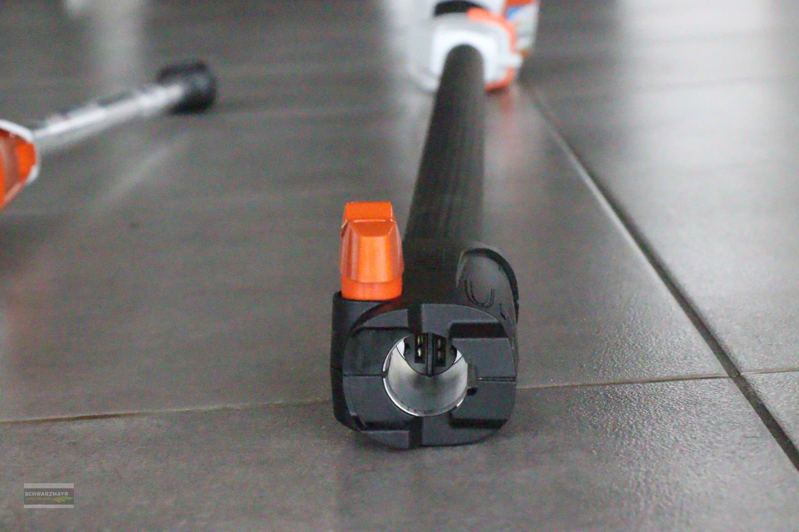 Rasenmäher Türe ait Stihl HTA 50+AK20+AL101, Neumaschine içinde Gampern (resim 14)