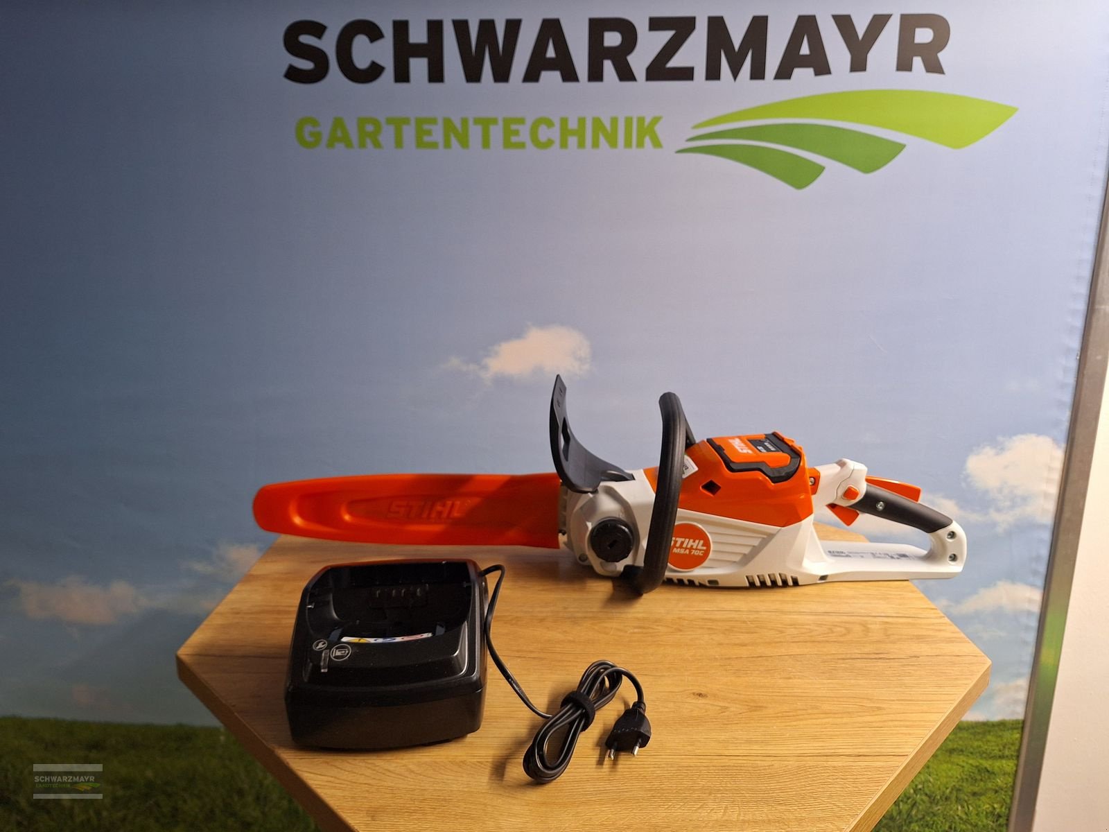 Rasenmäher of the type Stihl MSA 70 C-B AK30+AL101, Neumaschine in Gampern (Picture 1)