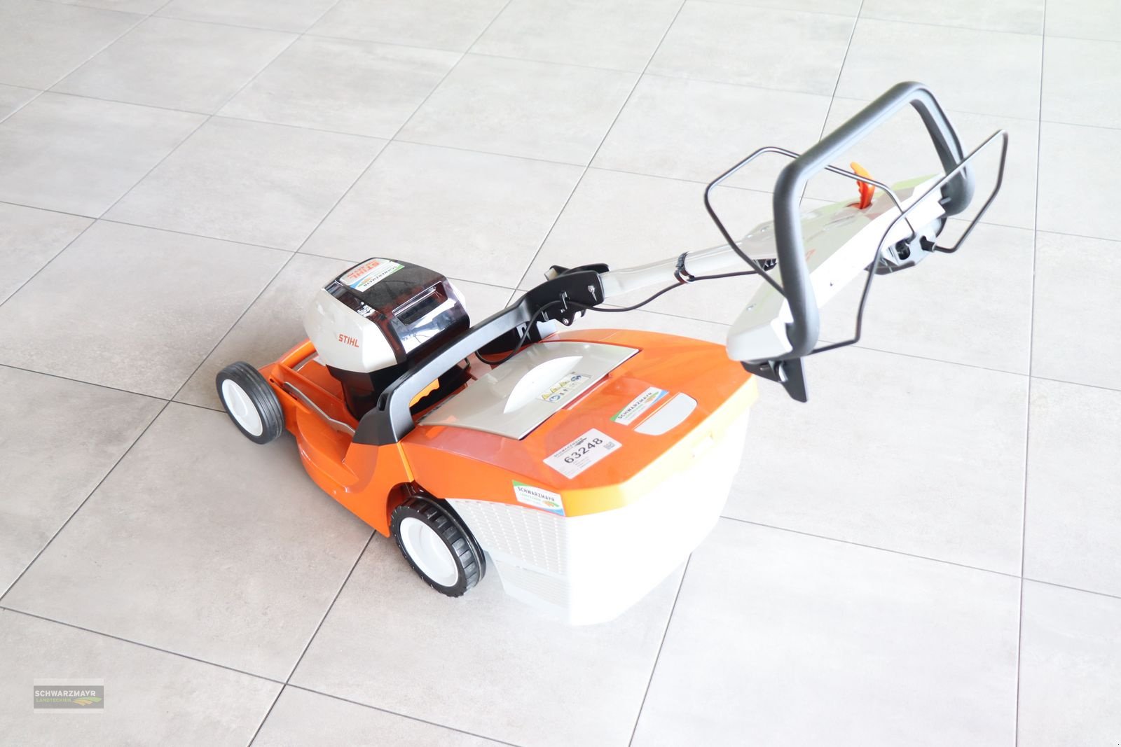 Rasenmäher of the type Stihl RMA 443 PV, Neumaschine in Gampern (Picture 5)