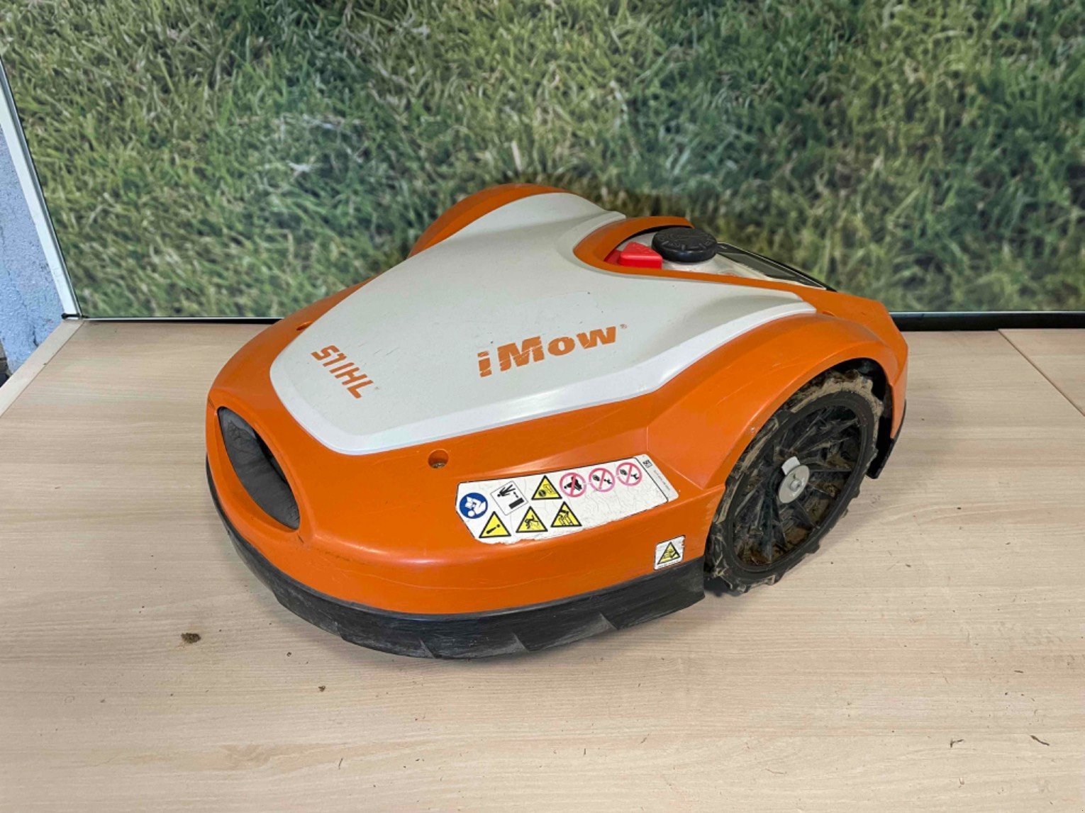 Rasenmäher typu Stihl Robot de tonte MI 632 Sthil, Gebrauchtmaschine v LA SOUTERRAINE (Obrázek 4)