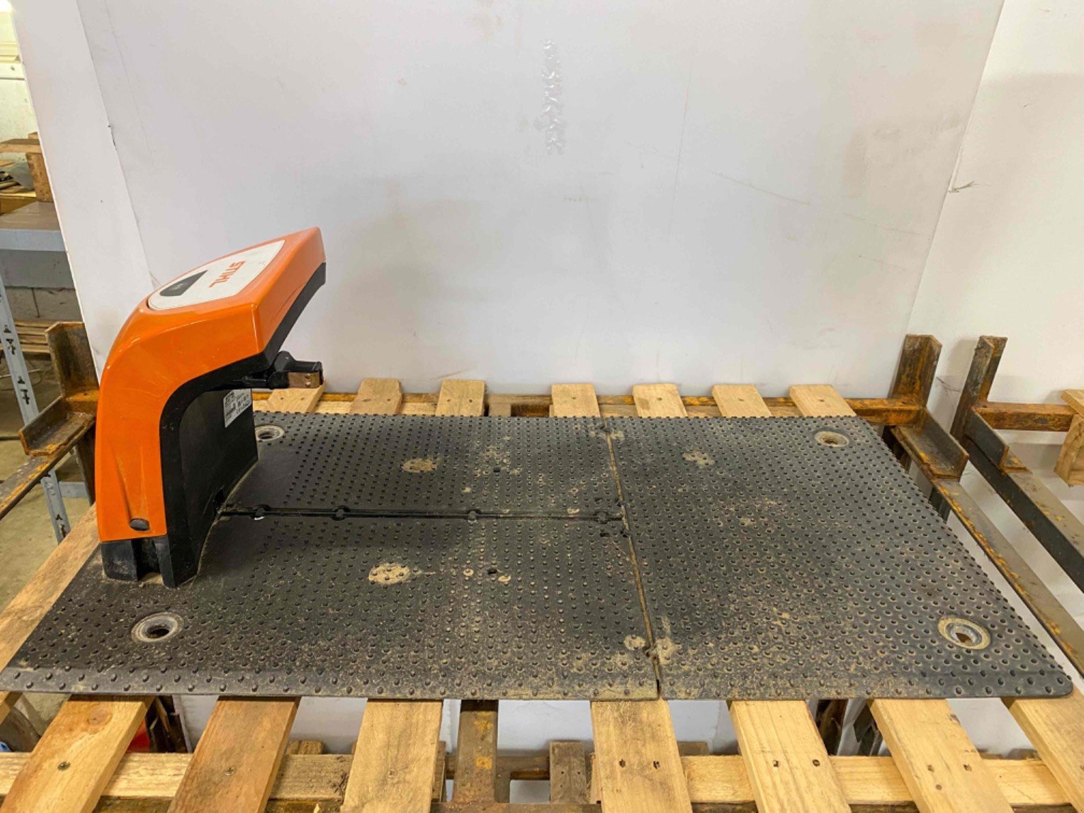 Rasenmäher typu Stihl Robot de tonte RMI422 Stihl, Gebrauchtmaschine v LA SOUTERRAINE (Obrázek 9)