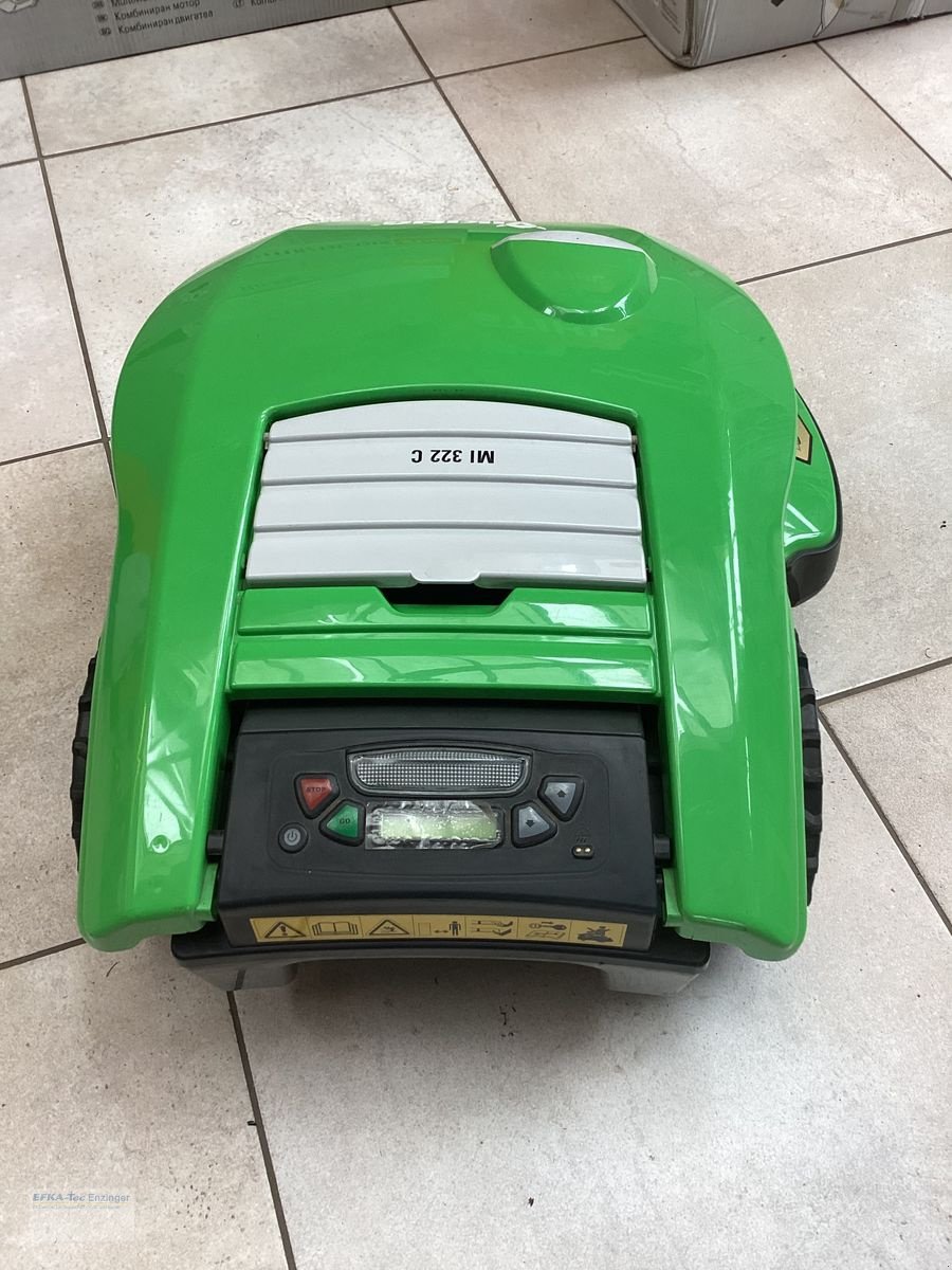 Rasenmäher des Typs Viking Rasenmähroboter MI322C, Neumaschine in Ainring (Bild 3)