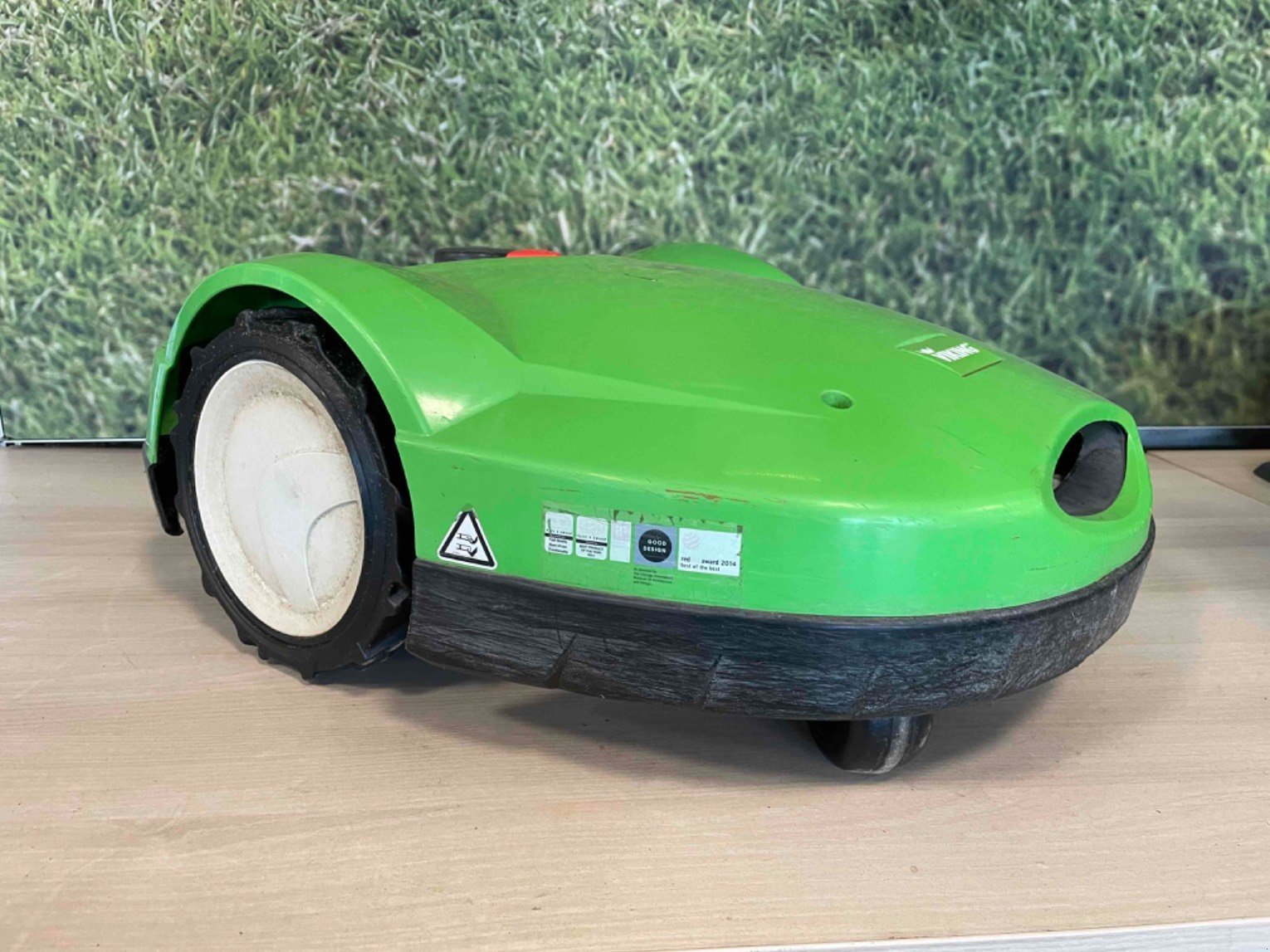 Rasenmäher typu Viking Robot de tonte Mi 632P Viking, Gebrauchtmaschine v LA SOUTERRAINE (Obrázek 1)