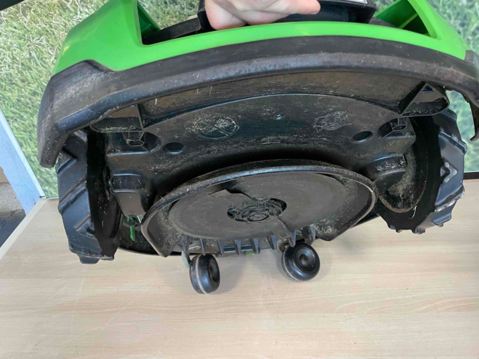 Rasenmäher du type Viking Robot de tonte Mi 632P Viking, Gebrauchtmaschine en LA SOUTERRAINE (Photo 3)