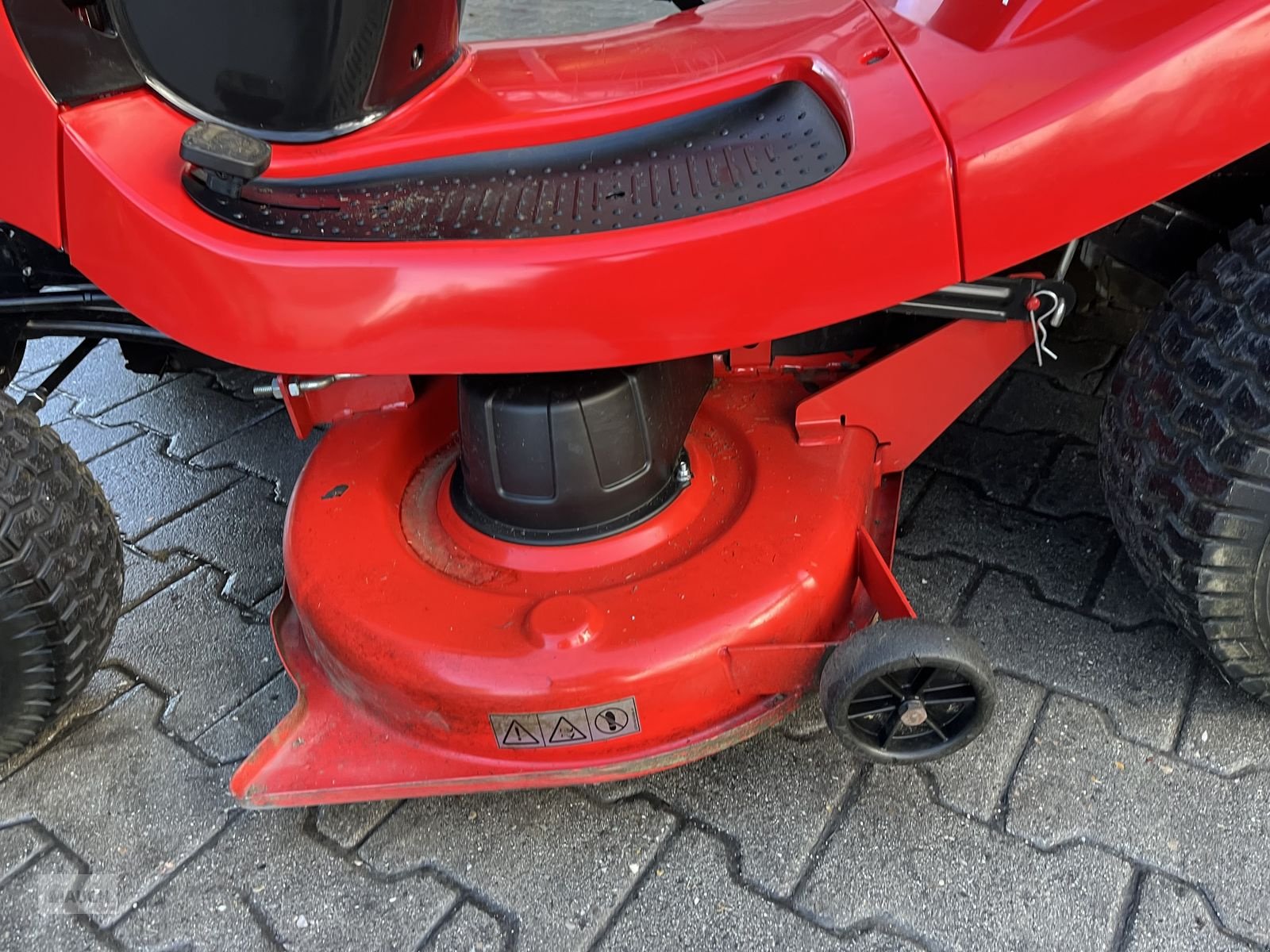 Rasentraktor des Typs Alko T15 103.7 Comfort HD-A gepflegter Zustand, Gebrauchtmaschine in Burgkirchen (Bild 9)