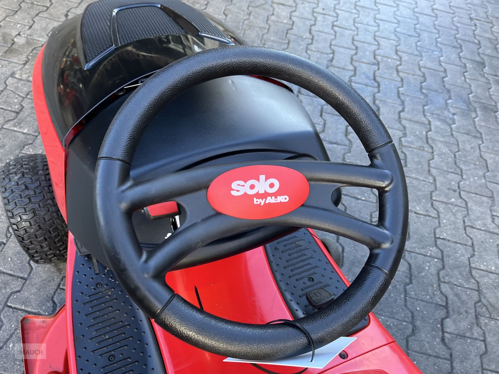 Rasentraktor des Typs Alko T15 103.7 Comfort HD-A gepflegter Zustand, Gebrauchtmaschine in Burgkirchen (Bild 3)