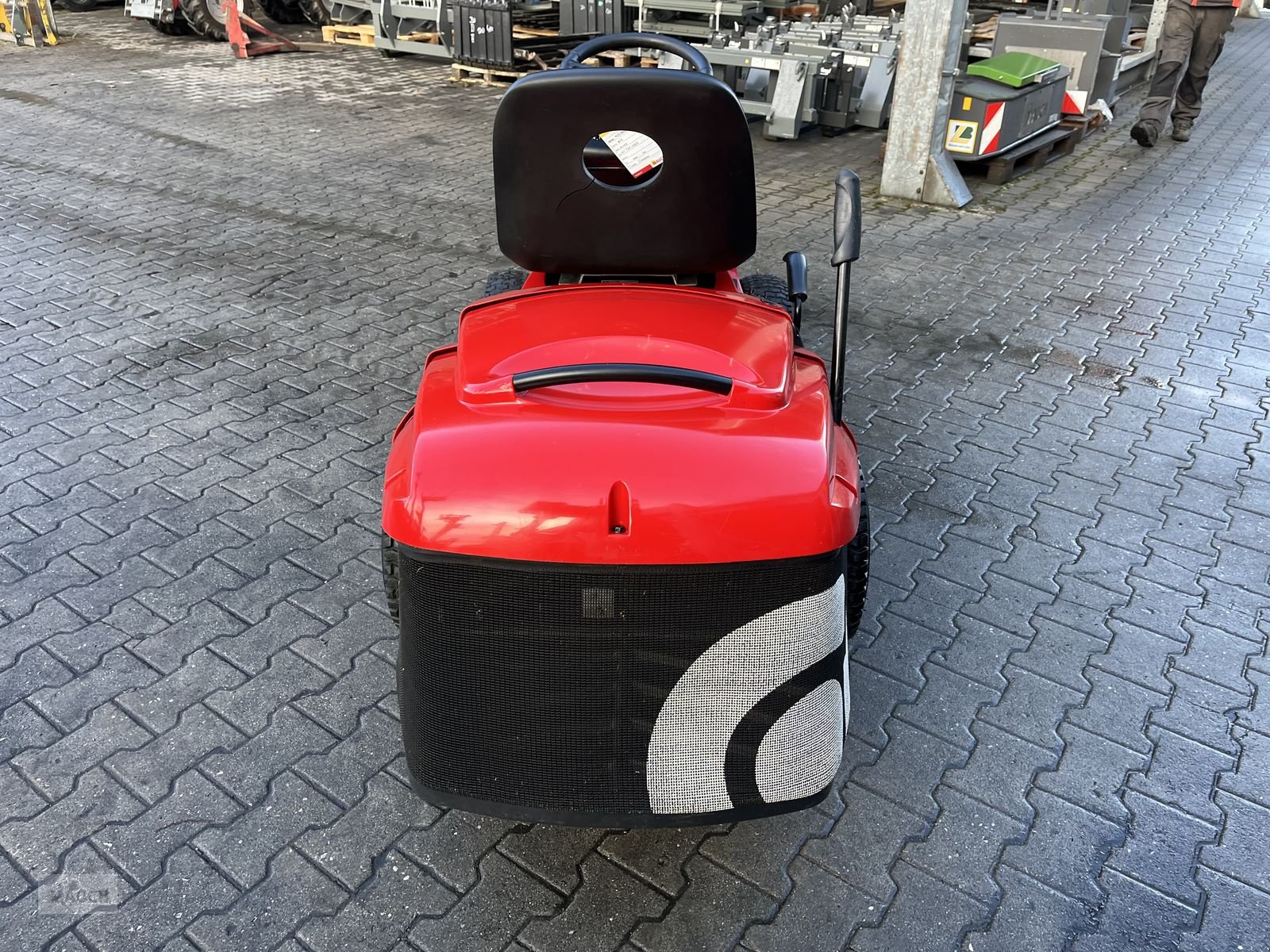 Rasentraktor des Typs Alko T15 103.7 Comfort HD-A gepflegter Zustand, Gebrauchtmaschine in Burgkirchen (Bild 12)