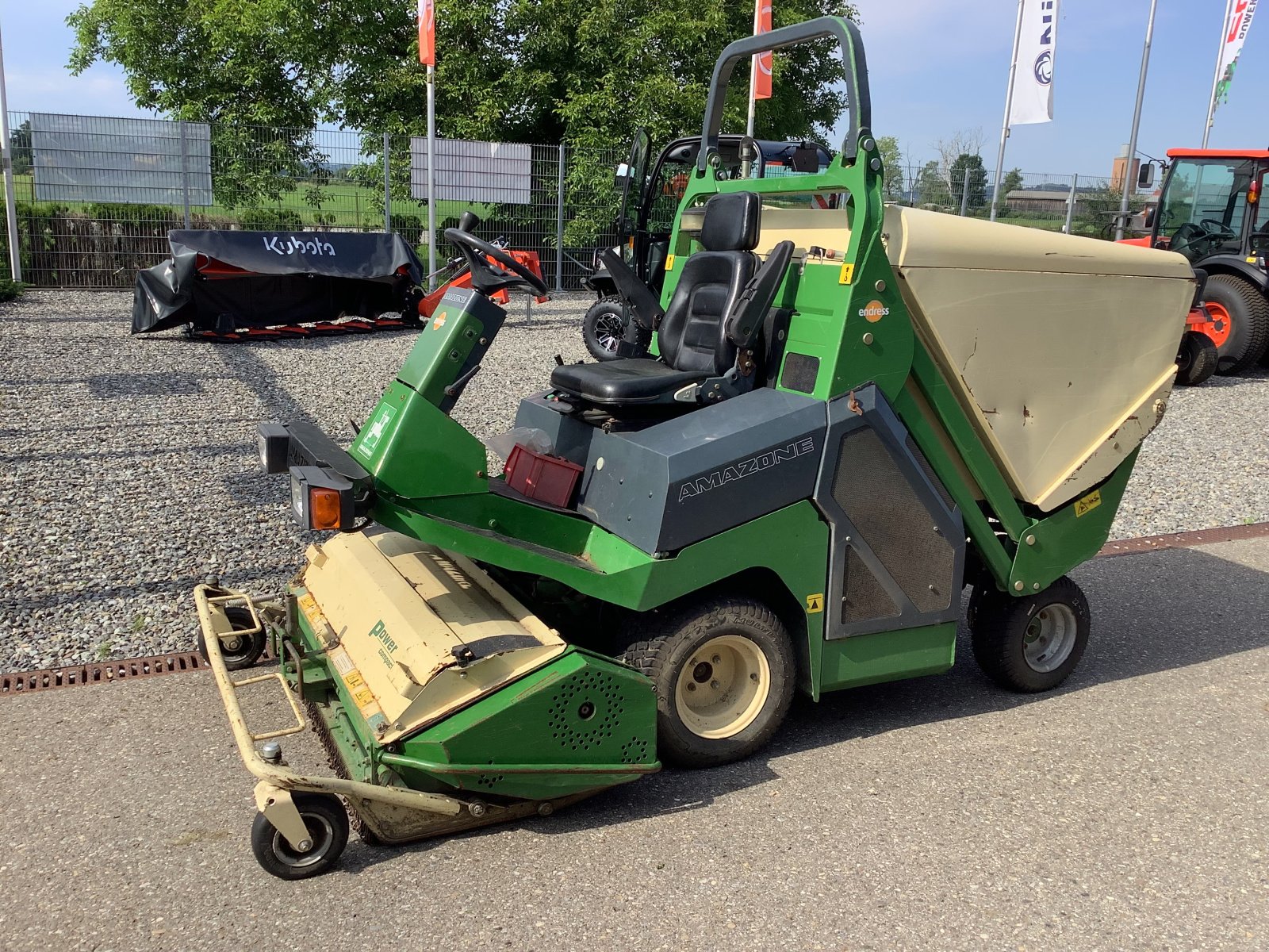 Rasentraktor des Typs Amazone PH 1250 4WD, Gebrauchtmaschine in Ertingen (Bild 1)