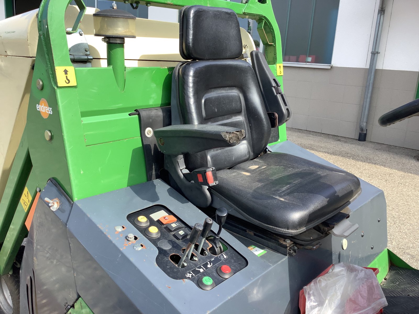 Rasentraktor des Typs Amazone PH 1250 4WD, Gebrauchtmaschine in Ertingen (Bild 5)