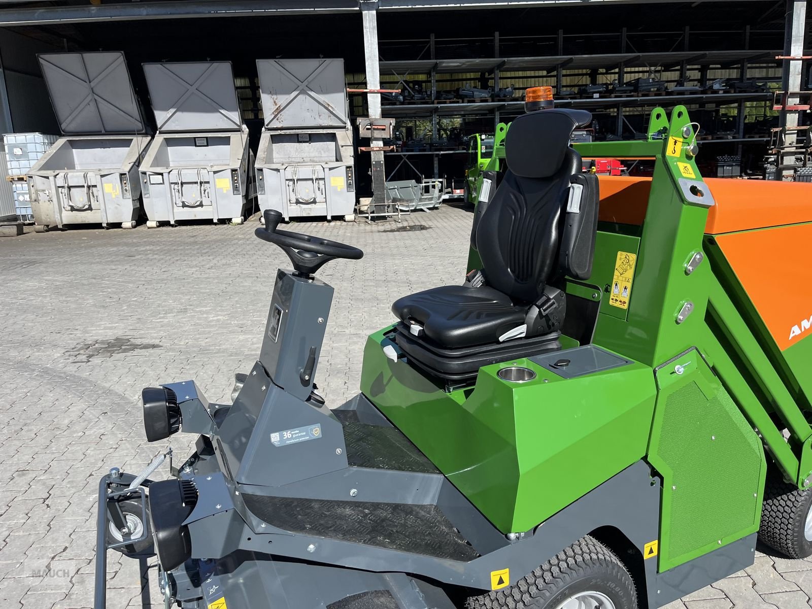 Rasentraktor des Typs Amazone Profihopper PH 1250 Hochentleerer, Diesel, Neumaschine in Burgkirchen (Bild 3)