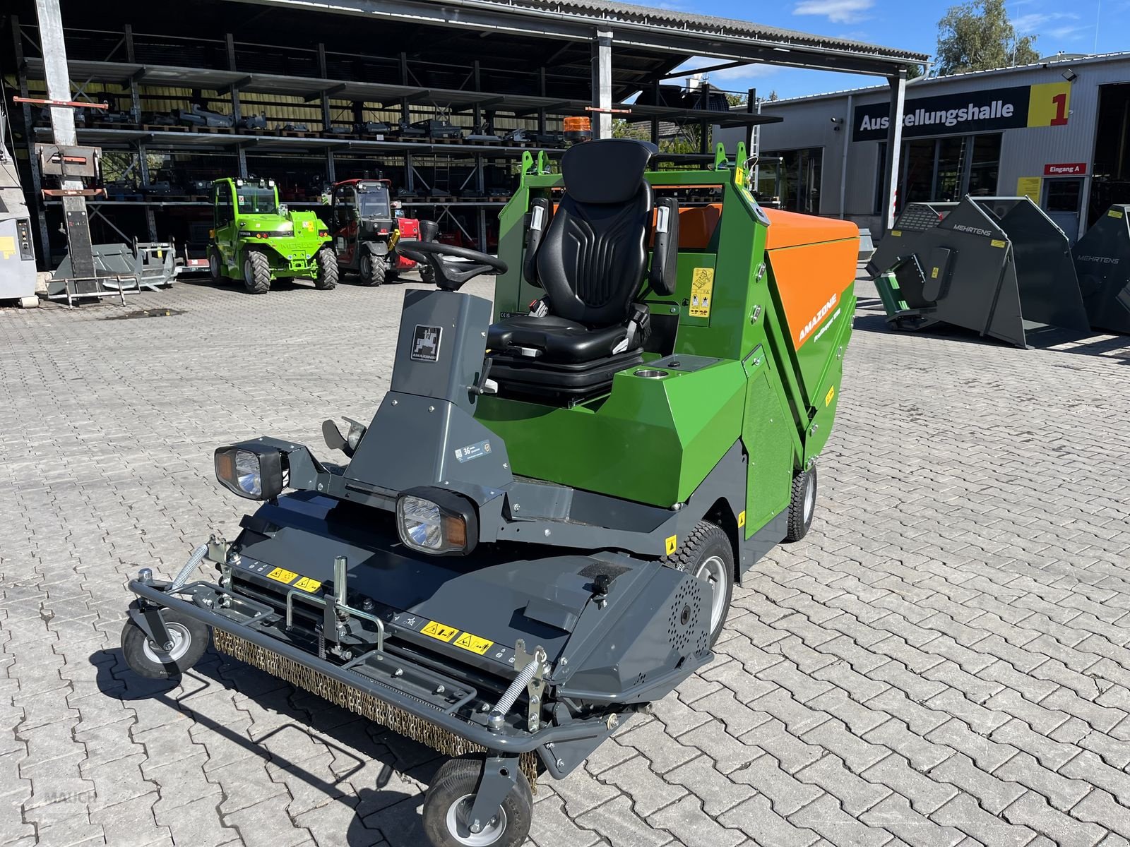 Rasentraktor des Typs Amazone Profihopper PH 1250 Hochentleerer, Diesel, Neumaschine in Burgkirchen (Bild 12)