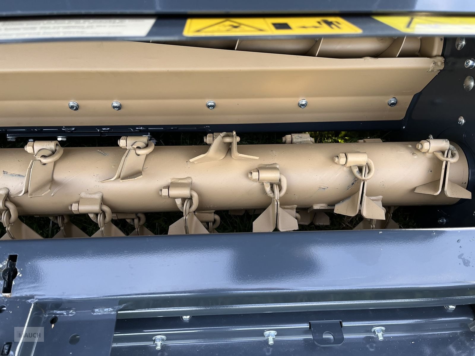 Rasentraktor des Typs Amazone Profihopper PH 1250 Hochentleerer, Diesel, Neumaschine in Burgkirchen (Bild 21)