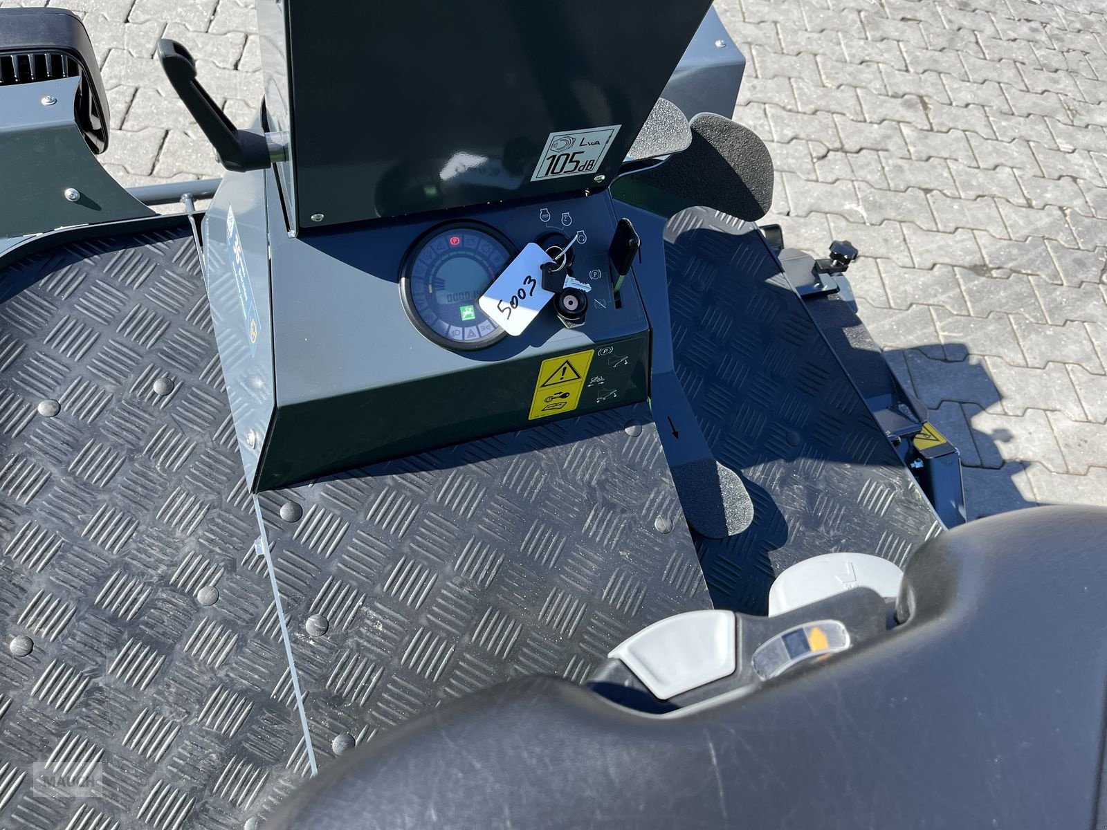 Rasentraktor des Typs Amazone Profihopper PH 1250 Hochentleerer, Diesel, Neumaschine in Burgkirchen (Bild 16)