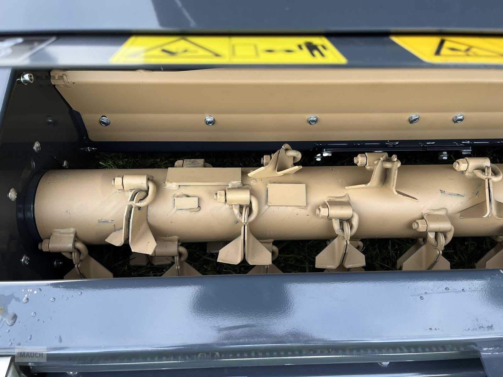 Rasentraktor des Typs Amazone Profihopper PH 1250 Hochentleerer, Diesel, Neumaschine in Burgkirchen (Bild 22)