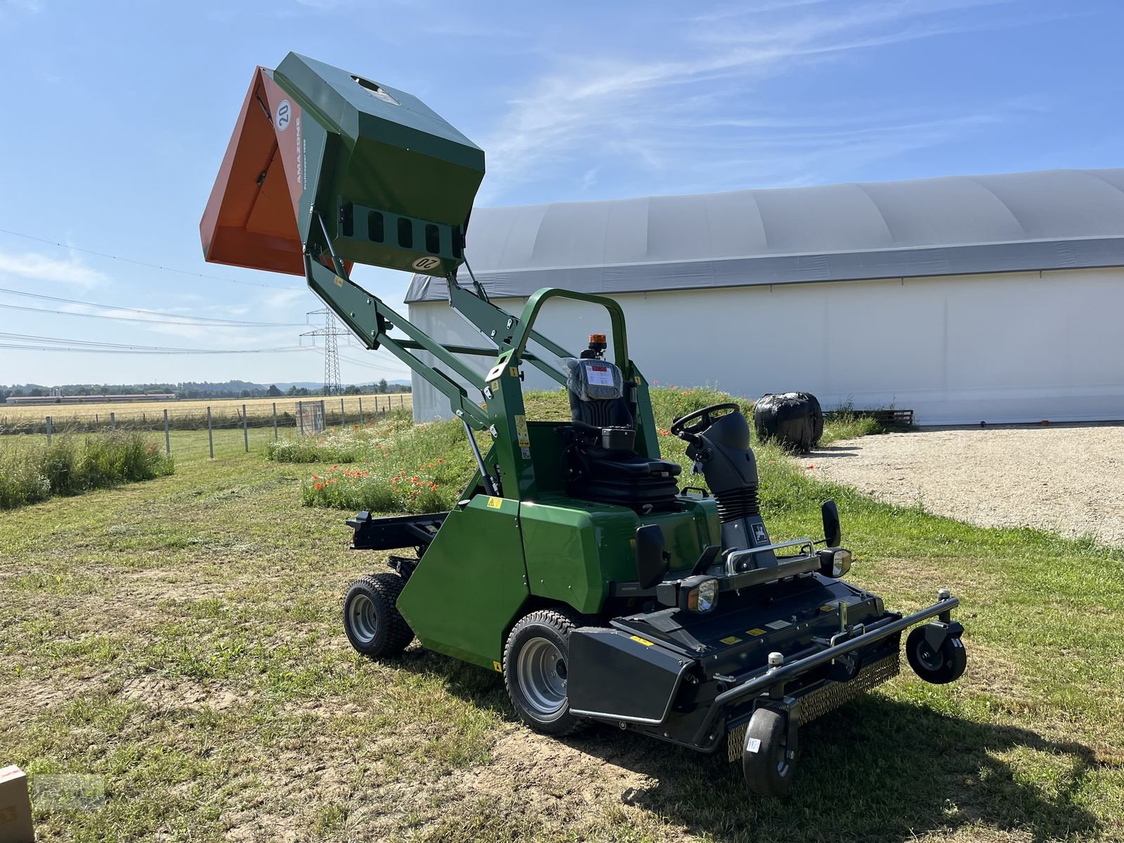 Rasentraktor des Typs Amazone Profihopper PH 1500 Hochentleerer, Diesel, Neumaschine in Burgkirchen (Bild 16)