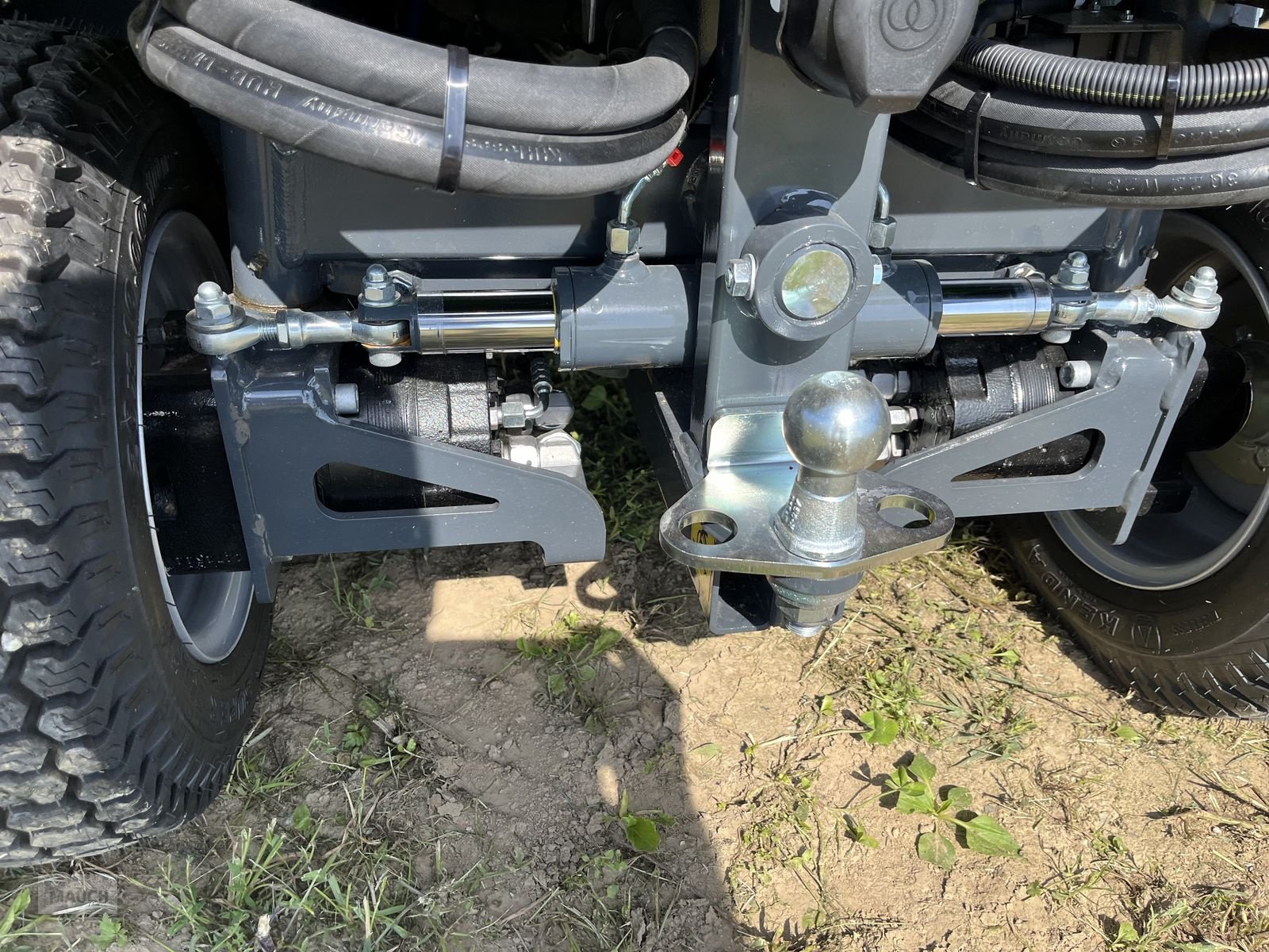 Rasentraktor des Typs Amazone Profihopper PH 1500 Hochentleerer, Diesel, Neumaschine in Burgkirchen (Bild 21)