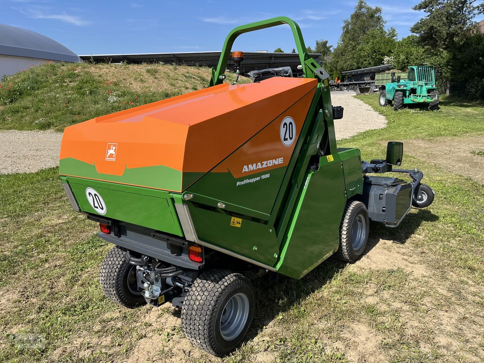 Rasentraktor des Typs Amazone Profihopper PH 1500 Hochentleerer, Diesel, Neumaschine in Burgkirchen (Bild 20)