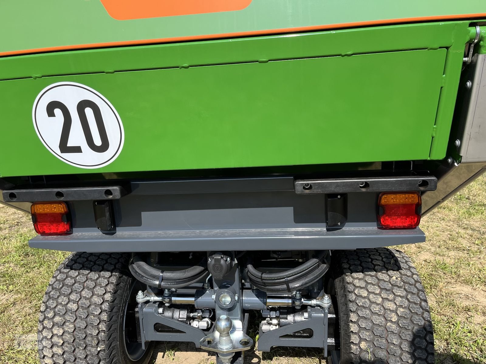 Rasentraktor des Typs Amazone Profihopper PH 1500 Hochentleerer, Diesel, Neumaschine in Burgkirchen (Bild 4)