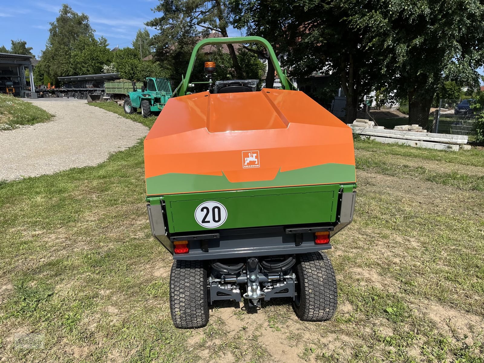 Rasentraktor des Typs Amazone Profihopper PH 1500 Hochentleerer, Diesel, Neumaschine in Burgkirchen (Bild 22)