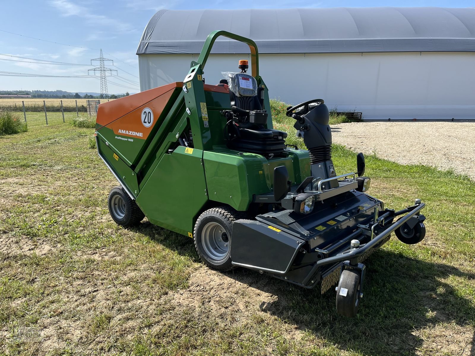 Rasentraktor des Typs Amazone Profihopper PH 1500 Hochentleerer, Diesel, Neumaschine in Burgkirchen (Bild 31)