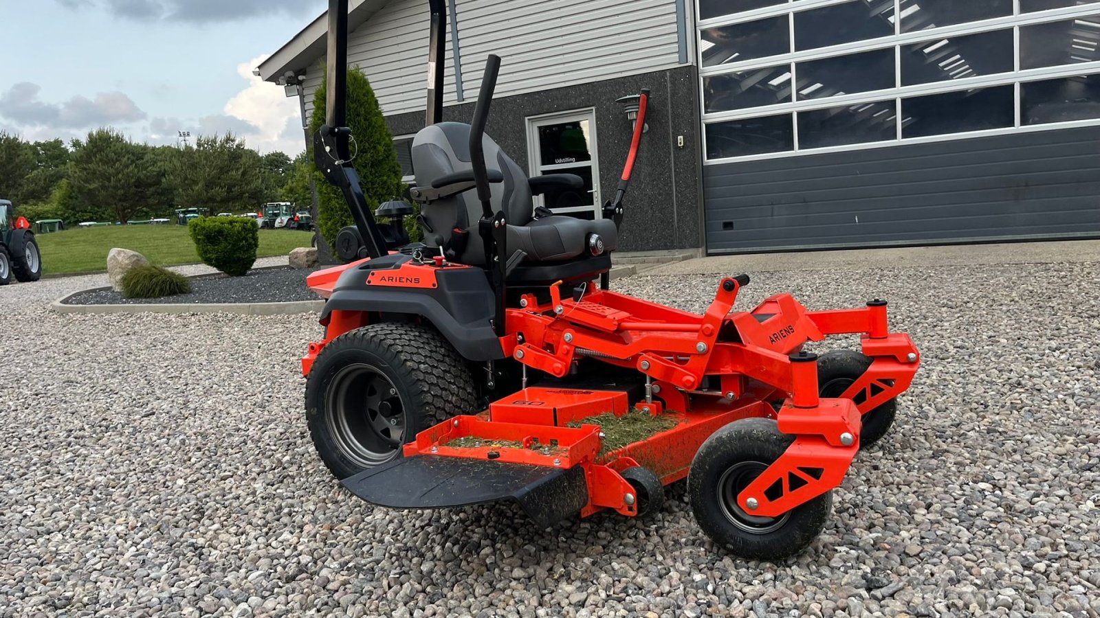 Rasentraktor des Typs Ariens Zenith 60 SD Top professionel maskine med stor 2 cylindret Kawasaki motor., Gebrauchtmaschine in Lintrup (Bild 15)