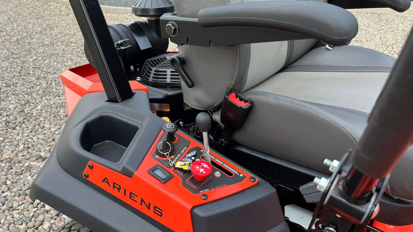 Rasentraktor des Typs Ariens Zenith 60 SD Top professionel maskine med stor 2 cylindret Kawasaki motor., Gebrauchtmaschine in Lintrup (Bild 14)