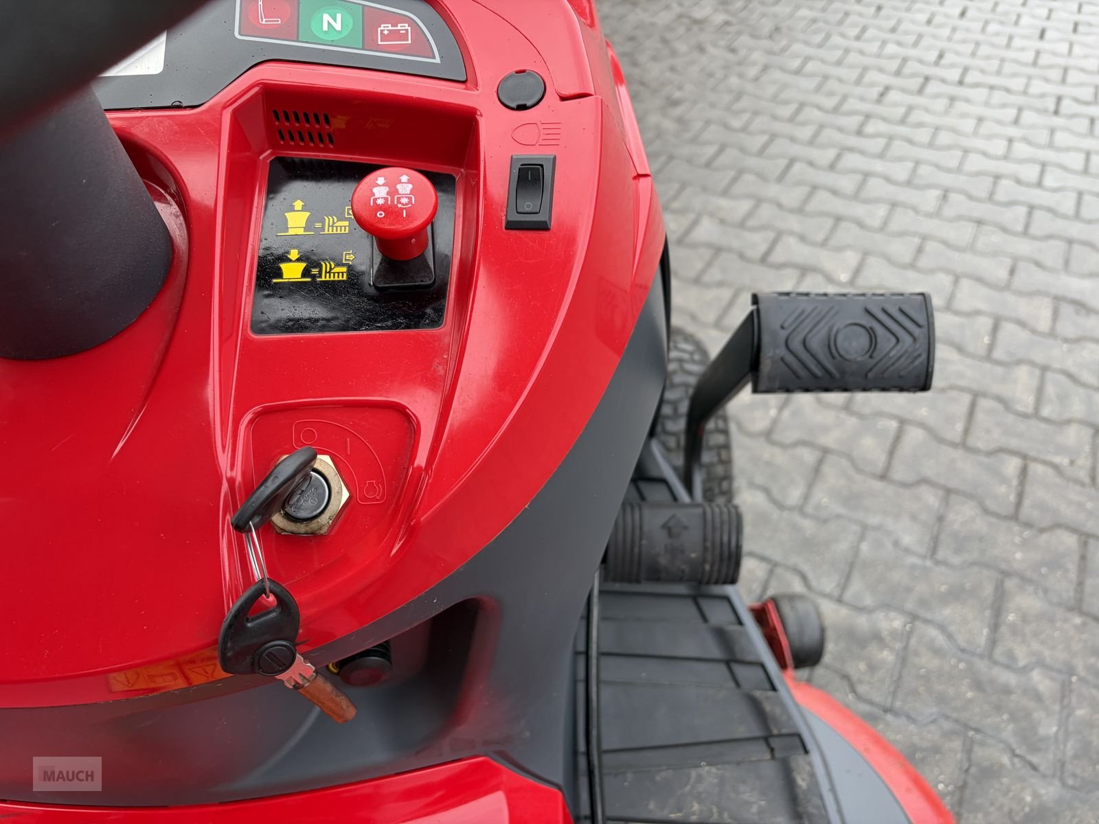 Rasentraktor of the type Castelgarden TX122 Hydro 22PS, Gebrauchtmaschine in Burgkirchen (Picture 13)