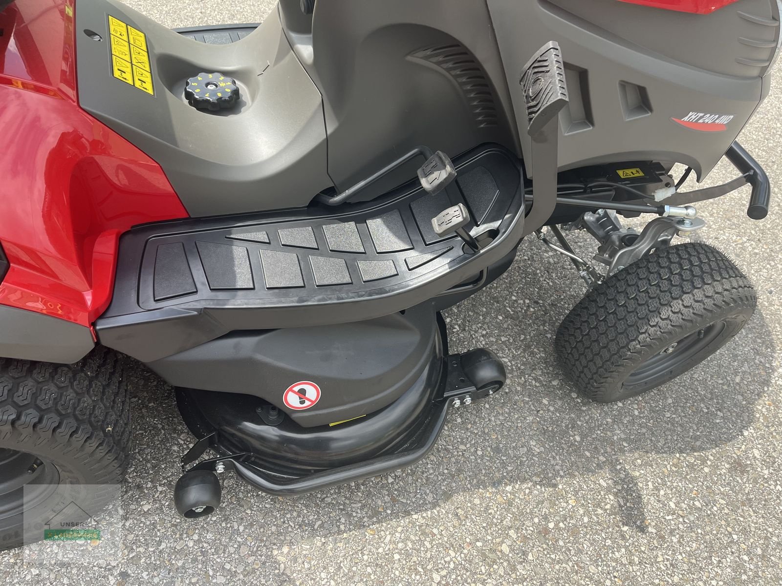 Rasentraktor des Typs Castelgarden XHT 240 4WD, Gebrauchtmaschine in Wartberg (Bild 7)