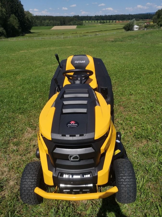 Rasentraktor des Typs Cub Cadet Cub Cadet XT2 PR95, Neumaschine in NATTERNBACH (Bild 6)