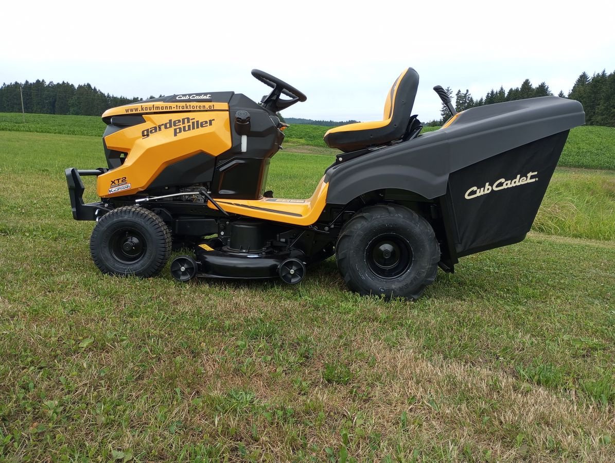 Rasentraktor des Typs Cub Cadet Cub Cadet XT2 QR 106 Spezial Edition, Neumaschine in NATTERNBACH (Bild 13)