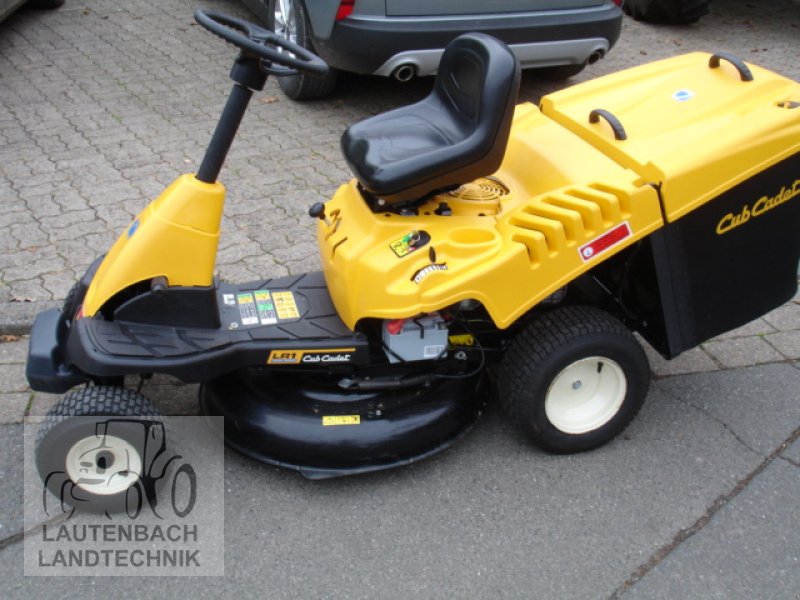 Rasentraktor of the type Cub Cadet LR1 MR76, Gebrauchtmaschine in Rollshausen (Picture 1)