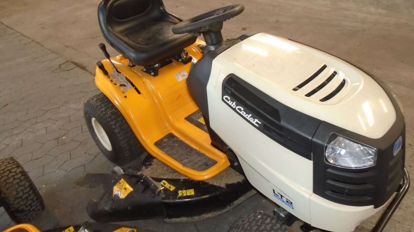 Rasentraktor tipa Cub Cadet LT2 107cm, Gebrauchtmaschine u Viborg (Slika 2)