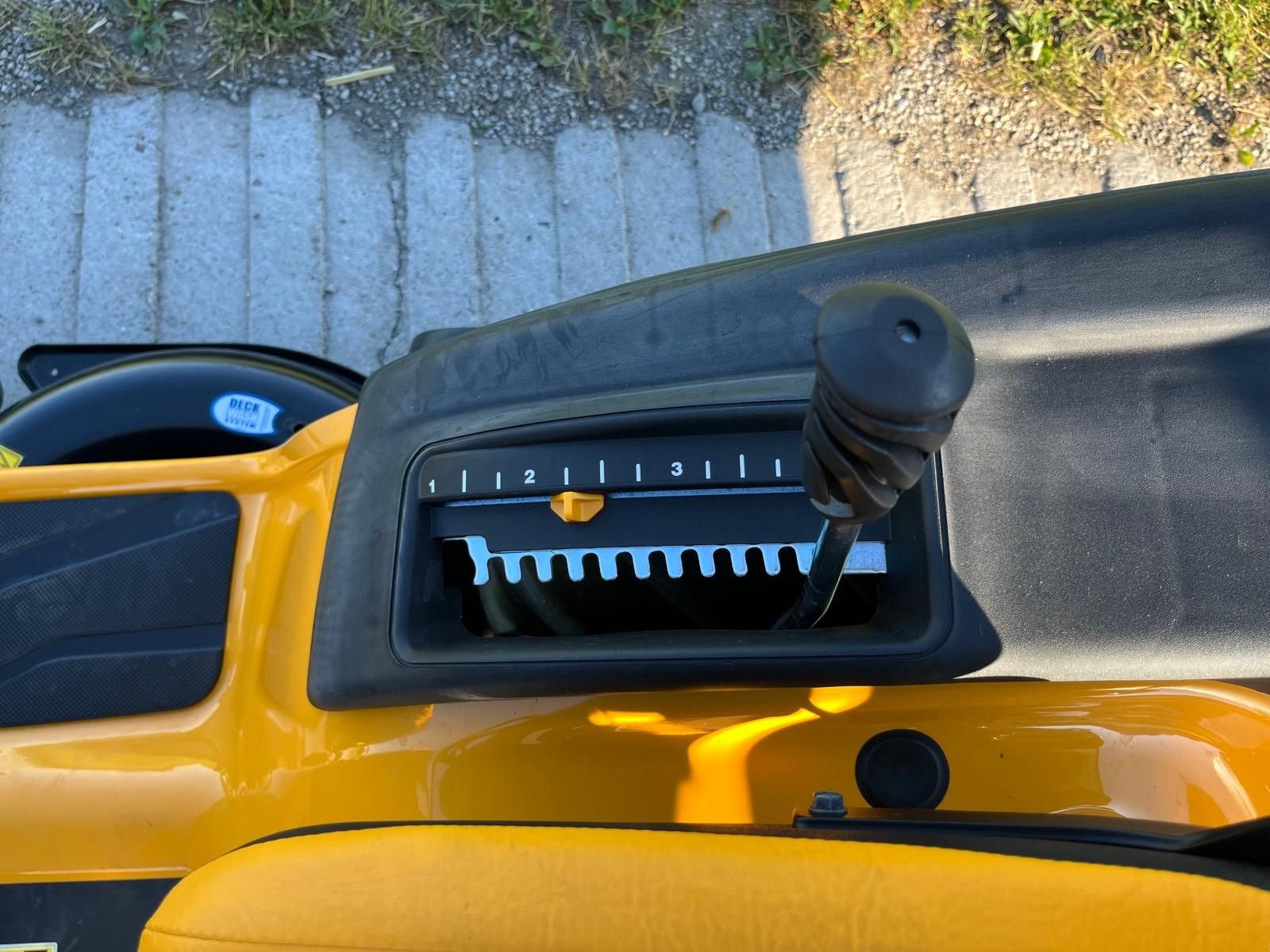 Rasentraktor от тип Cub Cadet Rasentraktor Cub Cadet XT3 QR 106, Vorführmaschine в NATTERNBACH (Снимка 4)