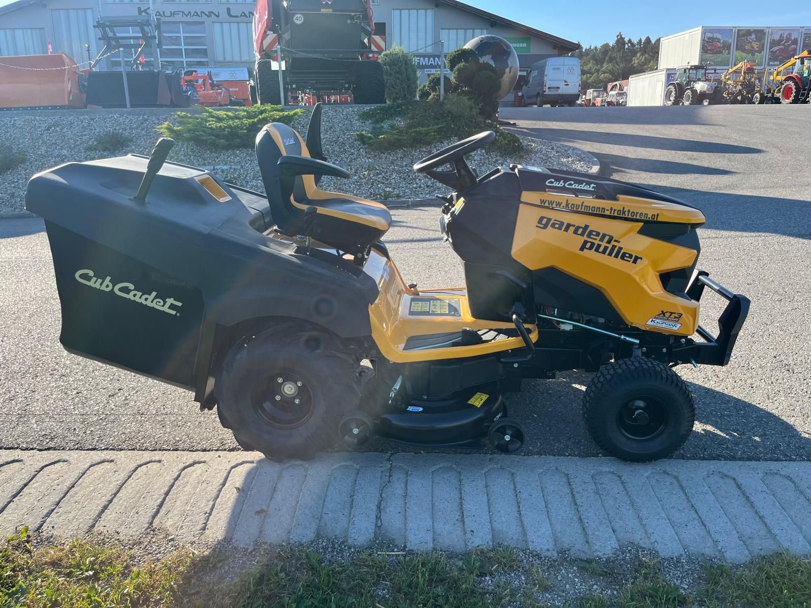 Rasentraktor от тип Cub Cadet Rasentraktor Cub Cadet XT3 QR 106, Vorführmaschine в NATTERNBACH (Снимка 11)