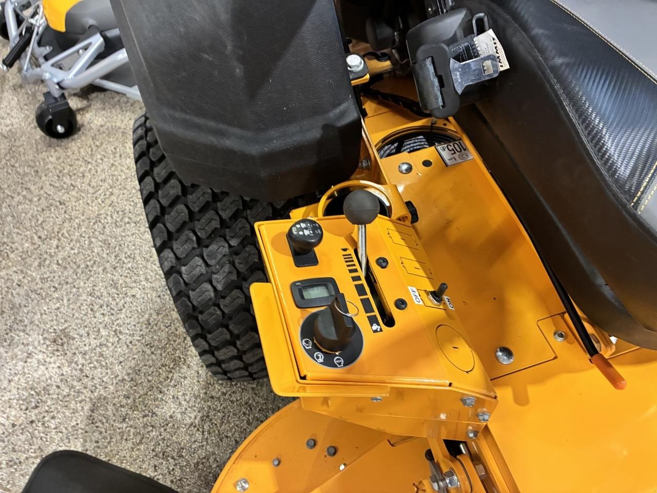 Rasentraktor za tip Cub Cadet Sonstiges, Gebrauchtmaschine u Ringkøbing (Slika 3)