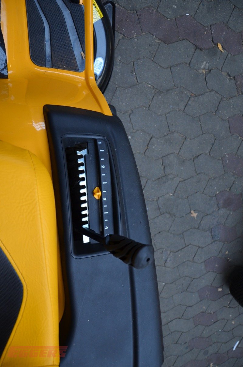 Rasentraktor типа Cub Cadet XT1 OR 106, Gebrauchtmaschine в Suhlendorf (Фотография 12)