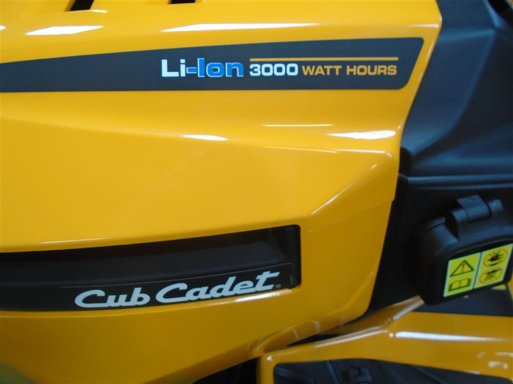 Rasentraktor Türe ait Cub Cadet XT2 ES107 NYHED ELEKTRISK, Gebrauchtmaschine içinde Viborg (resim 4)