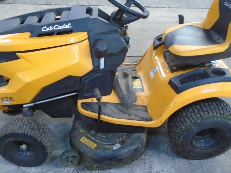 Rasentraktor typu Cub Cadet XT2 PS107, Gebrauchtmaschine v Viborg