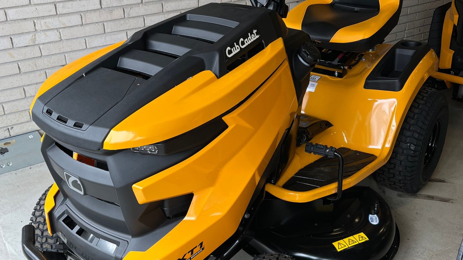 Rasentraktor от тип Cub Cadet XT2 PS107, Gebrauchtmaschine в Søllested (Снимка 1)