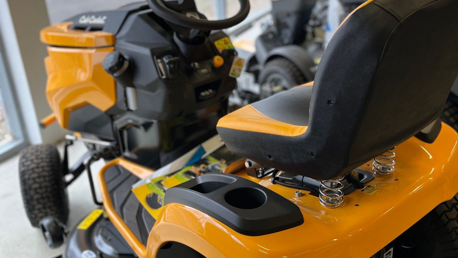 Rasentraktor от тип Cub Cadet XT2 PS107, Gebrauchtmaschine в Søllested (Снимка 2)