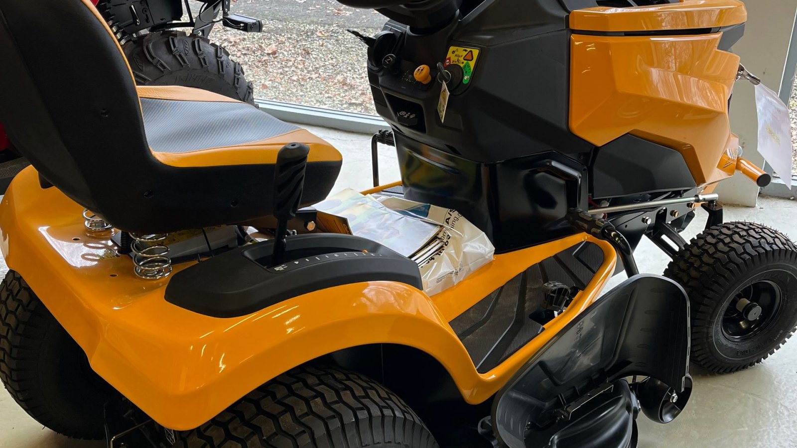 Rasentraktor от тип Cub Cadet XT2 PS107, Gebrauchtmaschine в Søllested (Снимка 3)