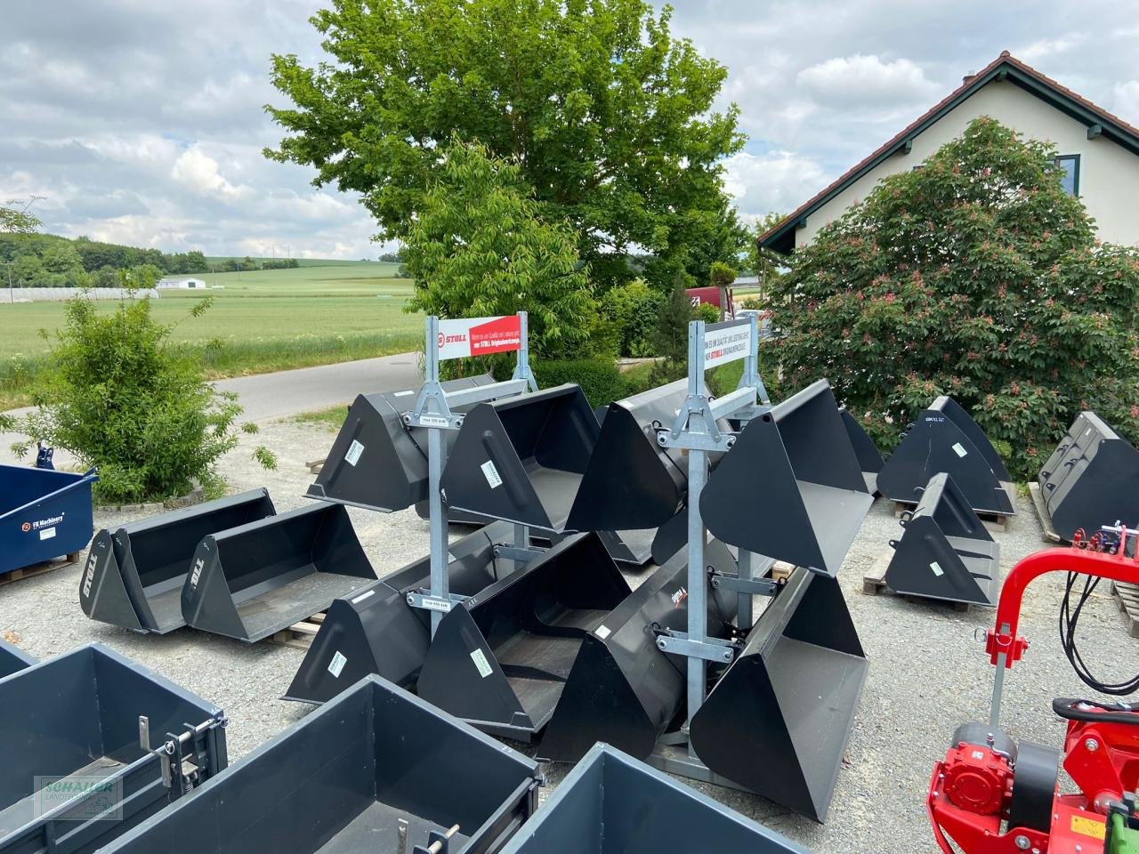 Rasentraktor of the type Cub Cadet XT2 QR 106, 2-Zylinder Kawasaki Motor, Fangkorb, Neumaschine in Geiselhöring (Picture 10)