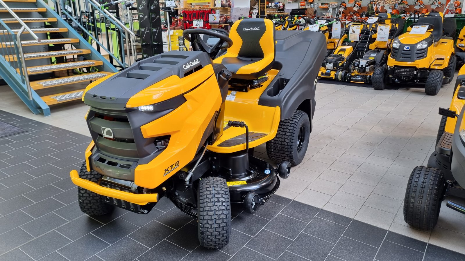 Rasentraktor typu Cub Cadet XT2 QR 106 Kawasaki, Neumaschine w Olpe (Zdjęcie 1)