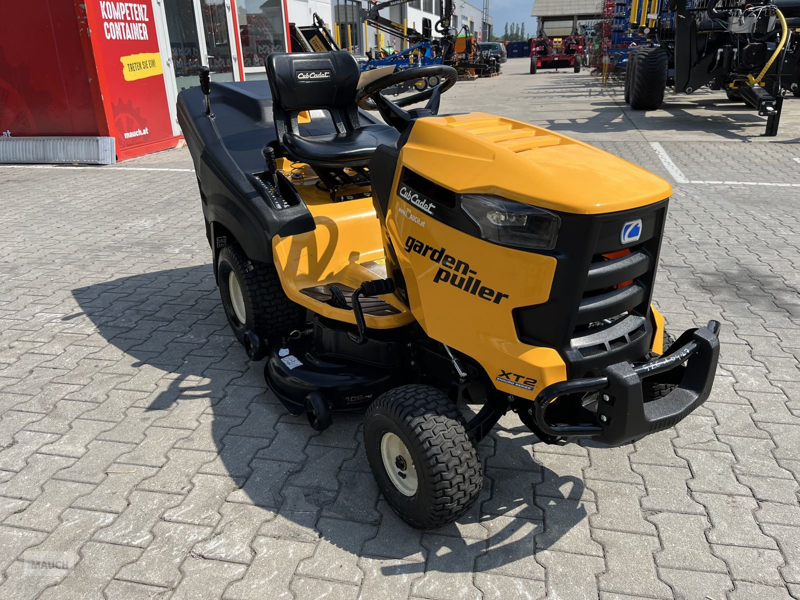 Rasentraktor of the type Cub Cadet XT2 QR106 nur 130h, Gebrauchtmaschine in Burgkirchen (Picture 2)